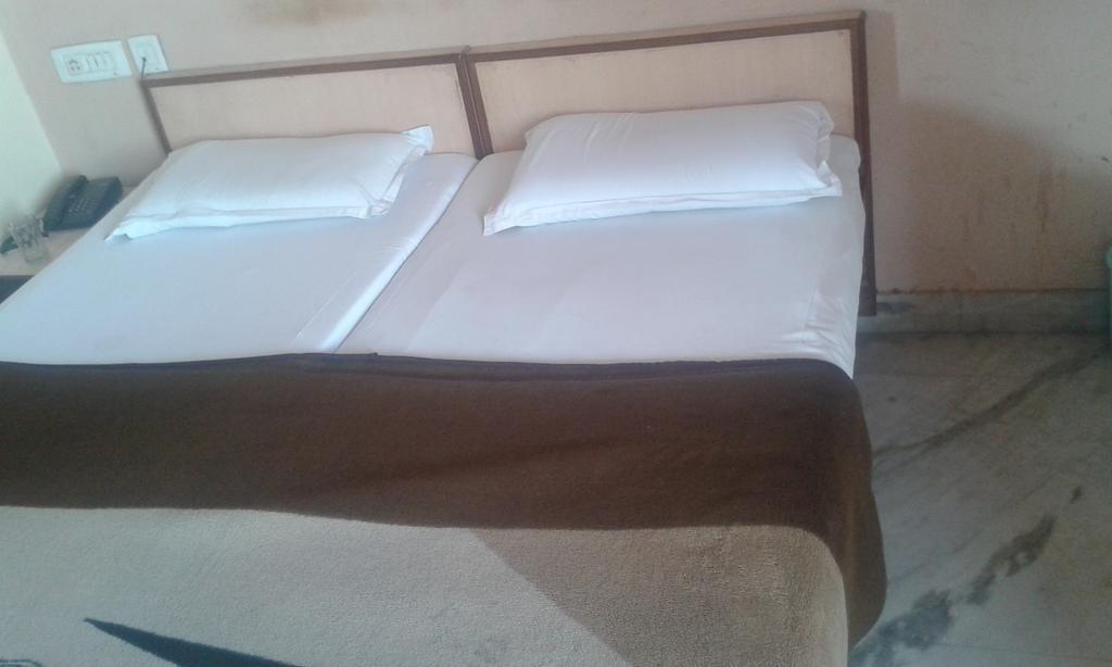 Hotel Sagar Агра Номер фото